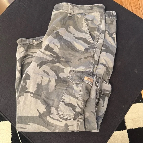 Wrangler Men's Gray Camo Cargo Pants - Urban Camo - Picture 4 of 6